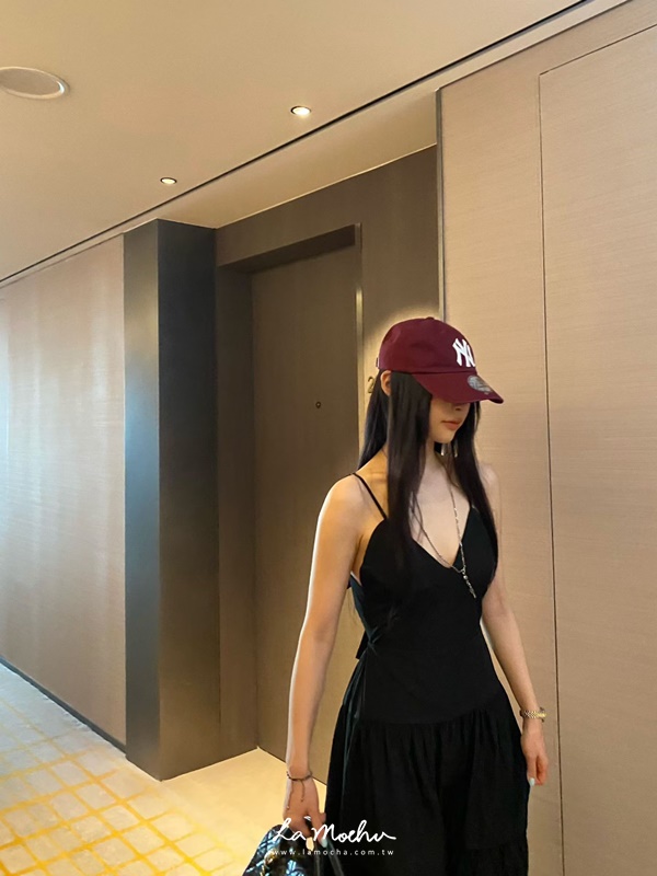 細肩v領層次長洋裝